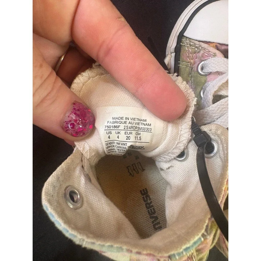 Converse girls size 4 pink floral chuck sneakers